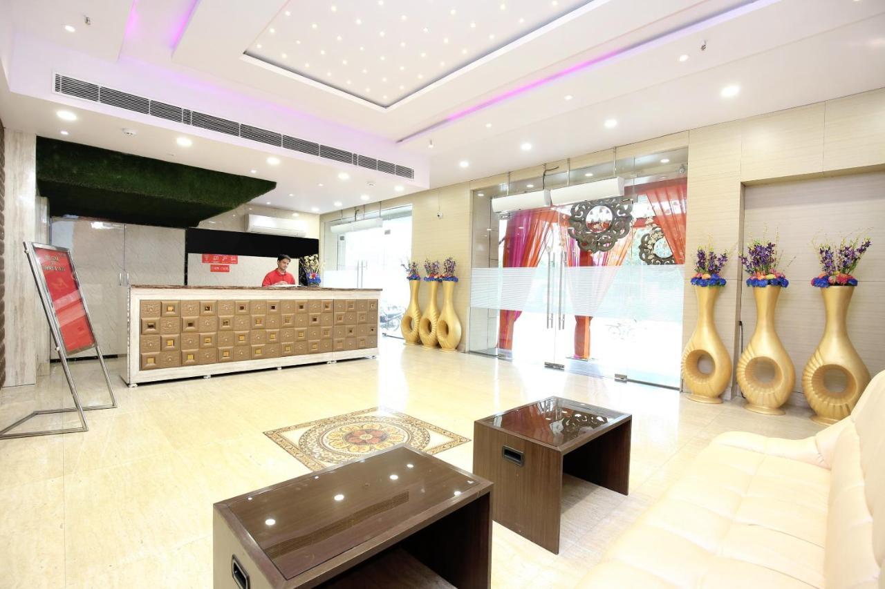Hotel Grand M Lajjo Ludhiana Bagian luar foto