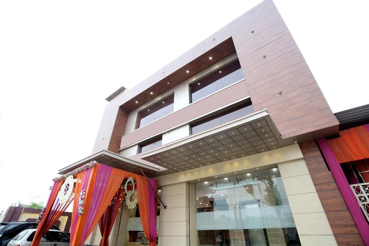 Hotel Grand M Lajjo Ludhiana Bagian luar foto