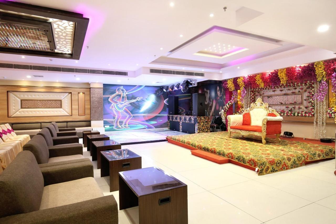 Hotel Grand M Lajjo Ludhiana Bagian luar foto