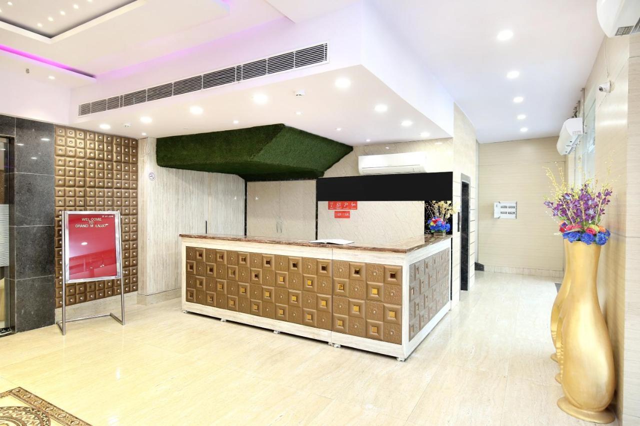 Hotel Grand M Lajjo Ludhiana Bagian luar foto